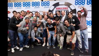 Bruno Foster recebe anel de ouro por título na WSOP Brazil