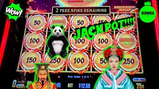 GUESS WHO GAVE ME A JACKPOT!!! ???? ???? #LasVegas #Casino #SlotMachine
