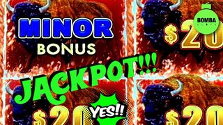 OH! JACKPOT!!! BUFALLOS DO LOVE ME! ???? #LasVegas #Casino #SlotMachine